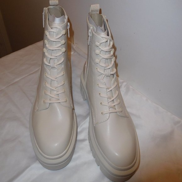 GUESS Gwforina Ivory Chunky Combat Boots--Size 10 NWT - Picture 2 of 9